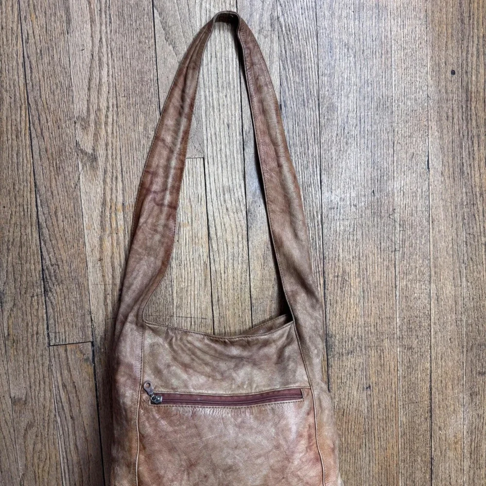 Vintage 90's brown patina leather hobo purse Worn-in Distressed Fest Boho Hippie